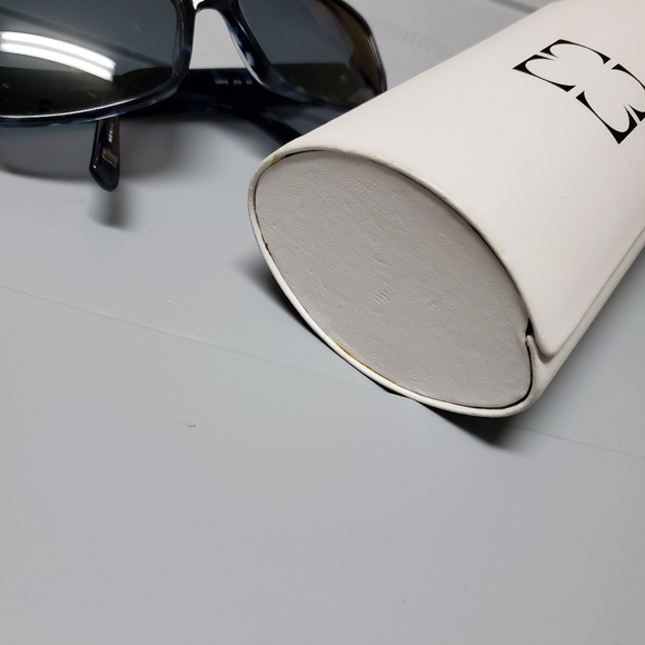 Designer prescription sunglasses w/ leather case - Picture 13 of 16